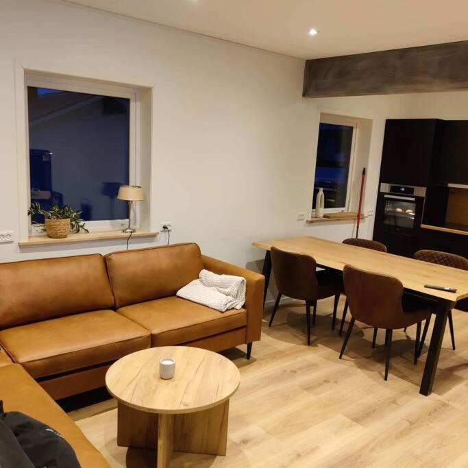 Апартаменти New Flat With Hot Tub - No3 Oyndarfjordur Екстер'єр фото